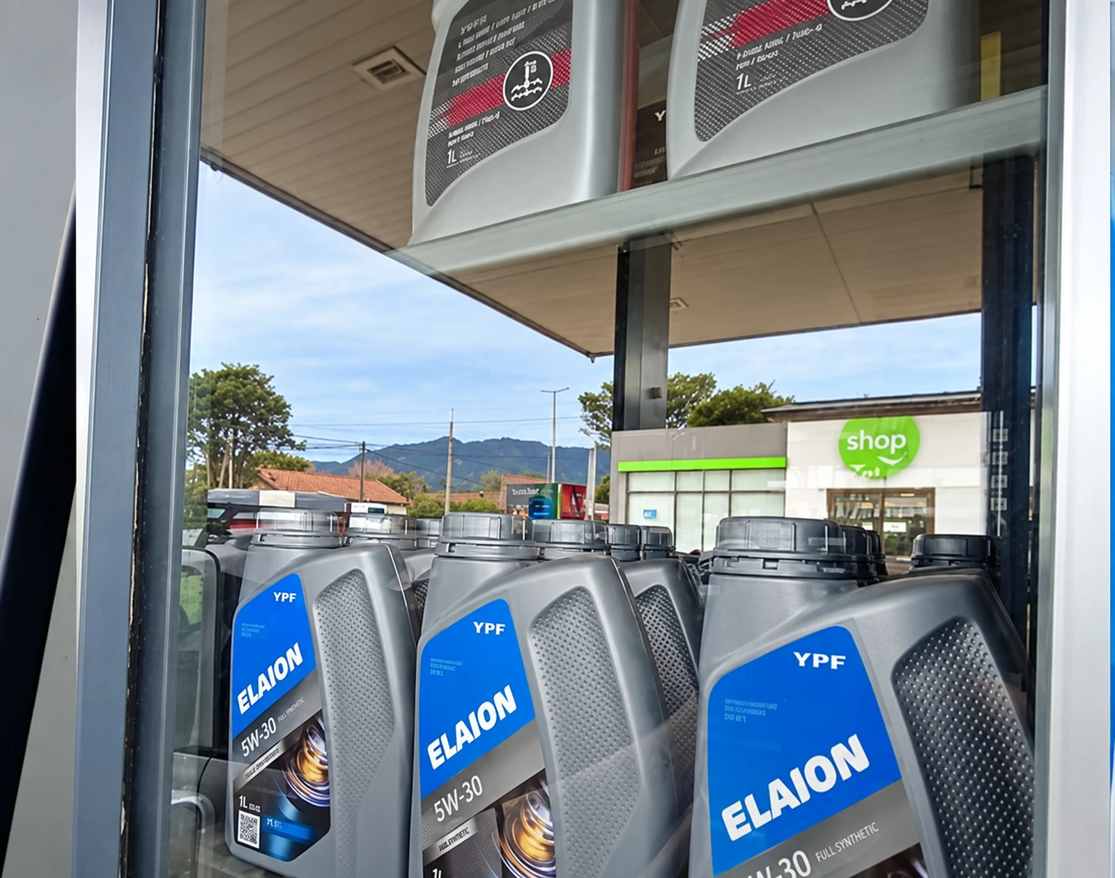 Lubricantes YPF en la estación